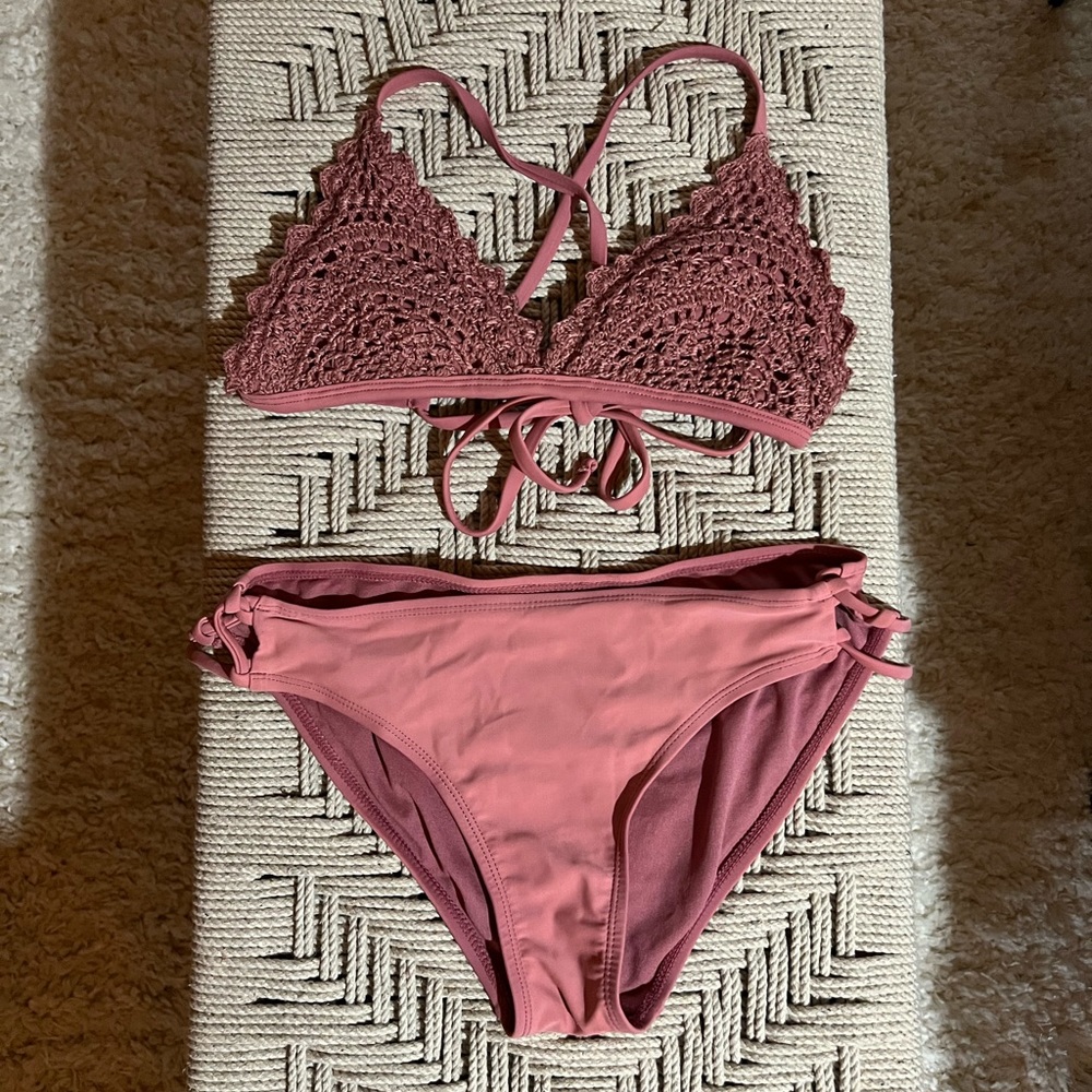 Bikini size Large bottoms size Medium top